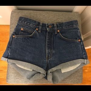 Size 4 Levi’s high waisted shorts